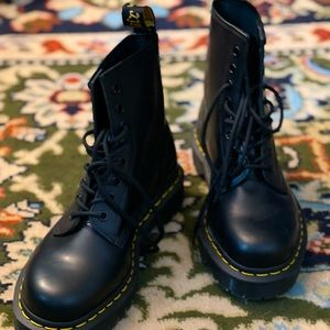 Dr. Martens Bex platform boots NWOB